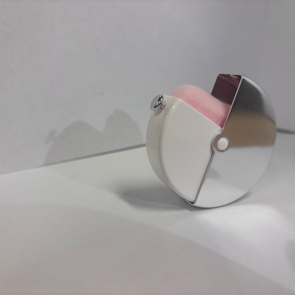 Glossier STRETCH face brush NWT - Picture 5 of 9